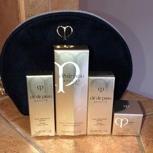 Cle de peau Gift set with velvet bag